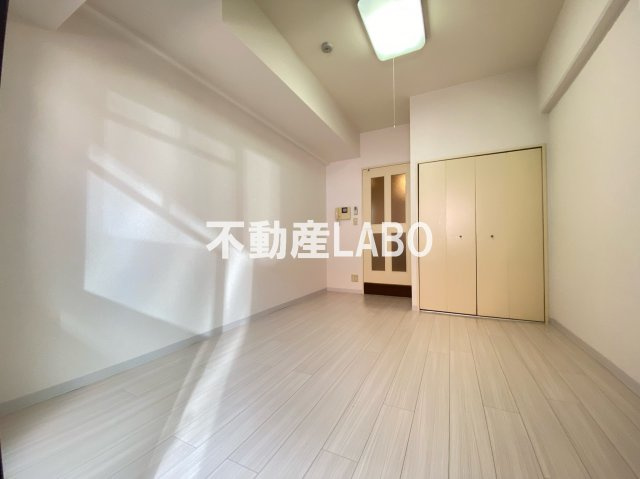 グランディール阪南町Ⅱ番館の居間・リビング