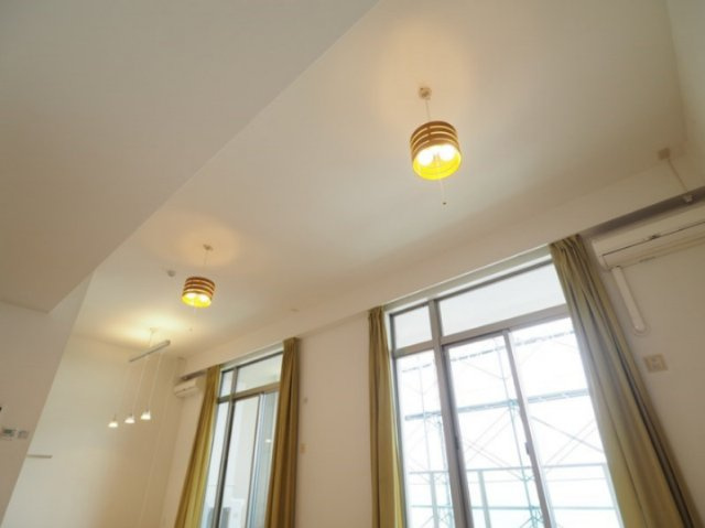 開放的な天井は最上階ならでは※2019年3月撮影