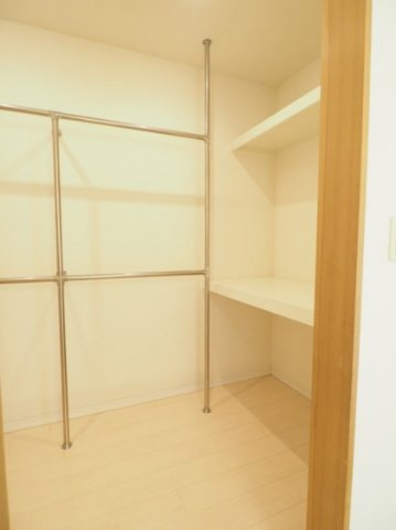 大型の納戸、ウォークインクローゼット等を備えたゆとりの収納※2019年3月撮影