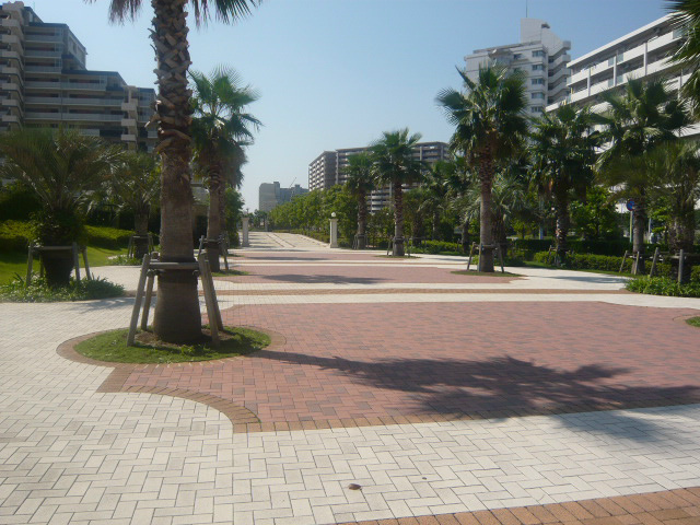 ここに集う方々、そして地域にも開かれた交流の広場を作りました