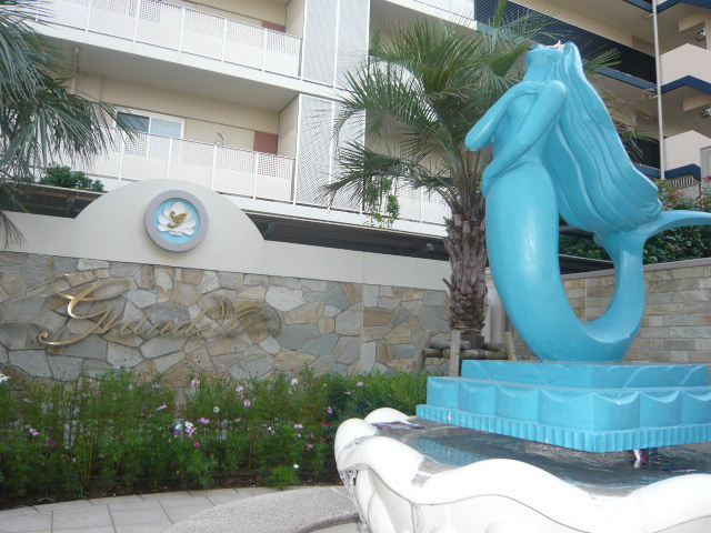 サブエントランスは、まるでファンタジーの世界を思わせるような夢あふれる景観が広がります