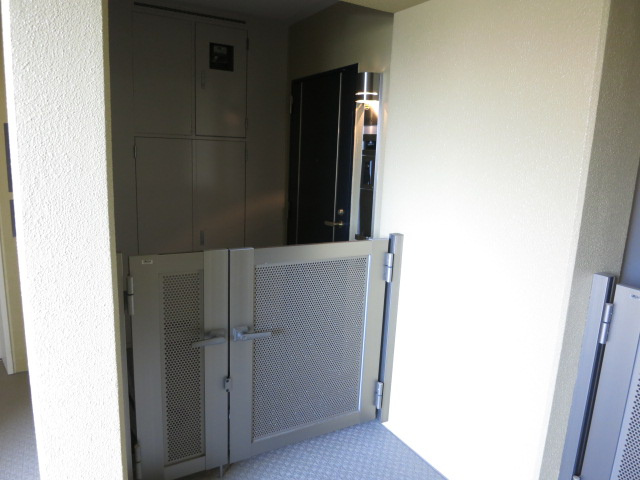 リーベスト東中山の玄関|下駄箱付きの玄関です