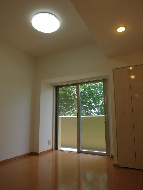 リーベスト東中山の洋室