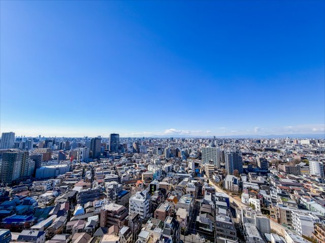 【展望】 | 20階高層部分住戸。バルコニーからは贅沢な開放感と富士山ビュー(気象状況によります)