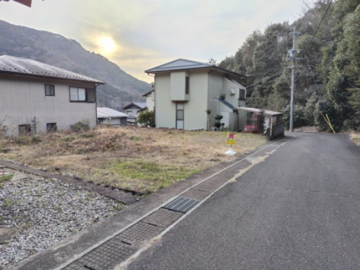 ５７０３９　岐阜市石谷土地の前面道路含む現地写真