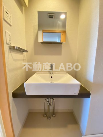 StoRKResidence昭和町の洗面所