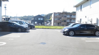 【駐車場】