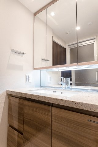 【独立洗面台】