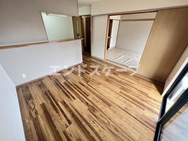 ハツミマンションBの居間・リビング|高崎、前橋エリアのお部屋探しはエンドスケープまで！お客様の理想お聞かせ下さい♪