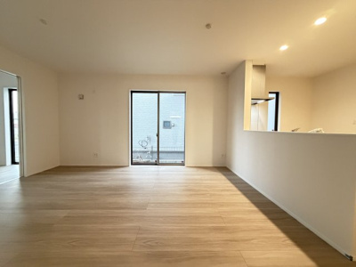 【居間・リビング】 | 読谷村喜名Ⅱ（全11棟）I号棟 | I号棟　LDK15帖♪