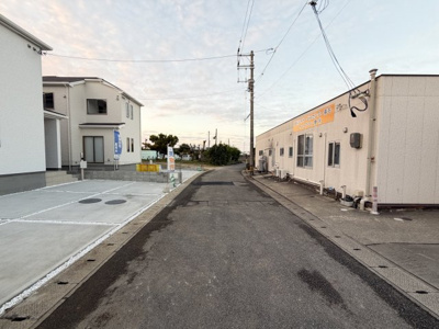 【前面道路含む現地写真】 | 読谷村喜名Ⅱ（全11棟）I号棟 | ※東側公道5m♪