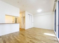 【居間・リビング】 | グリーンコート海老名3番館アルファスクエア | LDK 約18帖