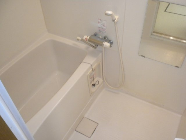 プラティーク1.3の浴室