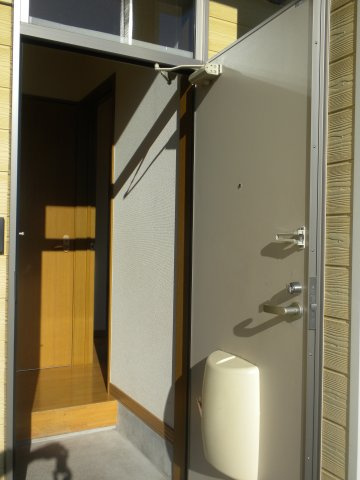 プラティーク1.3の玄関