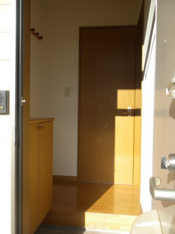 プラティーク1.3の玄関