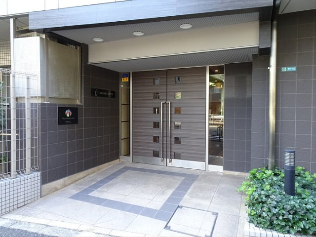 コンフォリア目黒八雲のエントランス