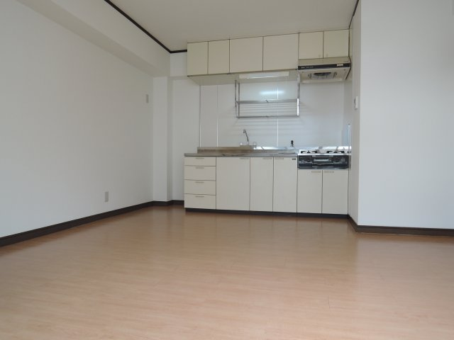 高槻市寿町２丁目の賃貸マンションの居間・リビング