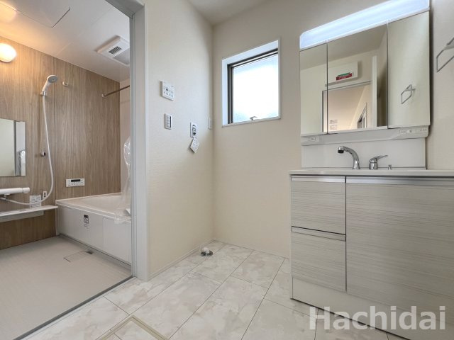 碧南第66照光町　新築住宅＜1号棟＞の洗面所