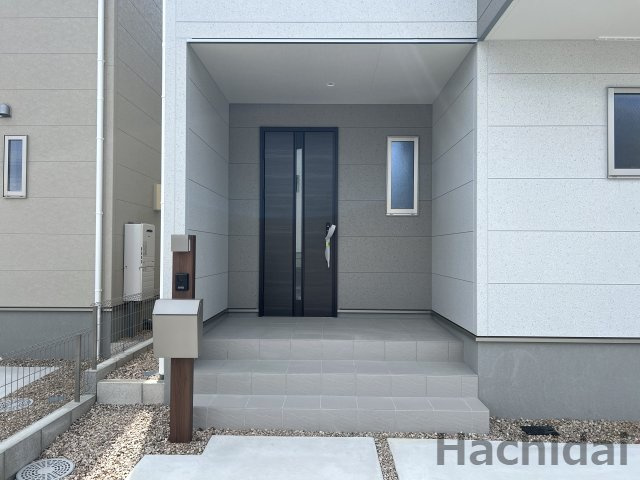 碧南第66照光町　新築住宅＜1号棟＞のエントランス