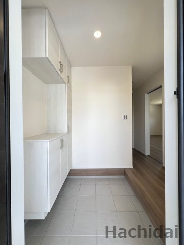 碧南第66照光町　新築住宅＜1号棟＞の玄関