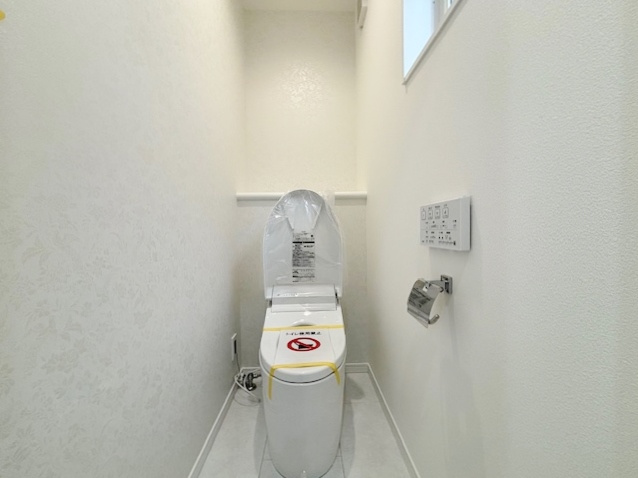 練馬区桜台4丁目 全6棟 E号棟のトイレ|トイレは2ヶ所設置(E号棟)