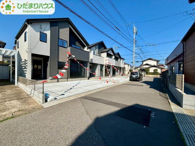 流山市こうのす台　新築戸建　1号棟の前面道路含む現地写真|お客様が来ても安心の駐車スペースですね(^^）