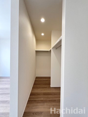 碧南第66照光町　新築住宅＜2号棟＞の洋室|南側7.13帖洋室ウォークインクローゼット