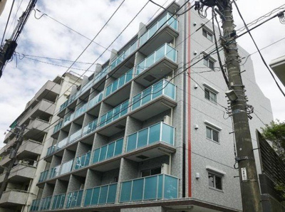 【外観】 | グランフォース中野富士見町 | 鉄筋コンクリート造のがっちりとした建物。