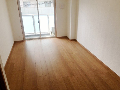 【居間・リビング】 | グランフォース中野富士見町 | 8.8帖のきれいな洋室。