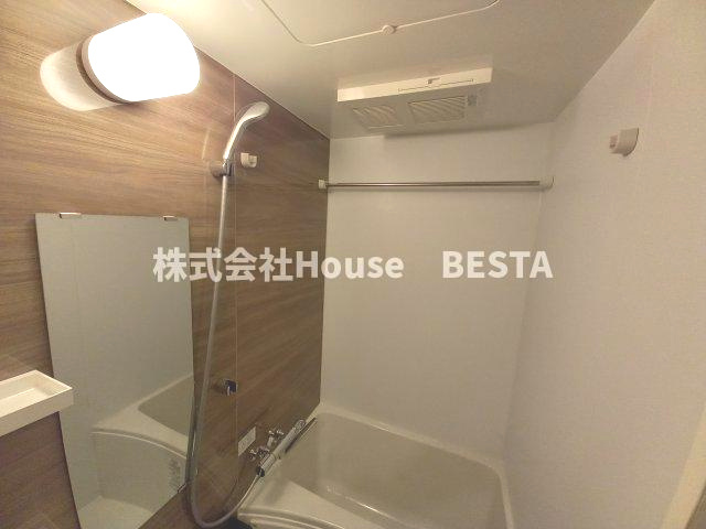 レジュールアッシュ神戸湊川公園の浴室