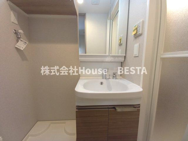 レジュールアッシュ神戸湊川公園の洗面所