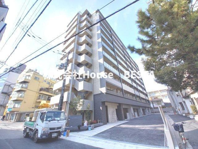 レジュールアッシュ神戸湊川公園の外観