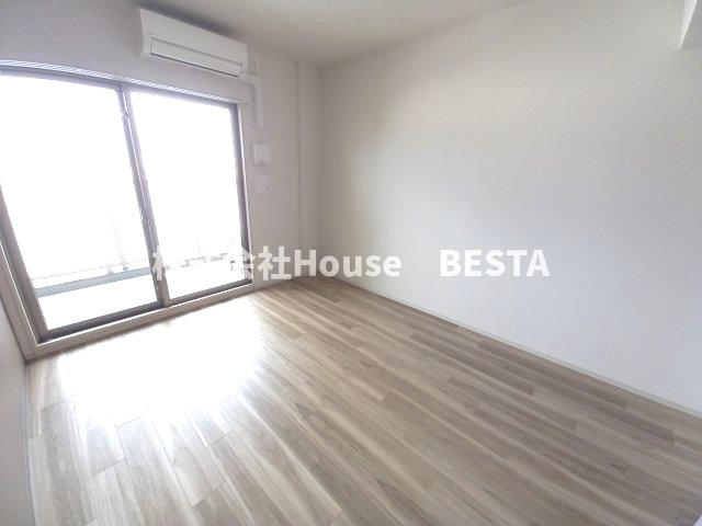 レジュールアッシュ神戸湊川公園の和室