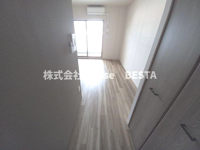 レジュールアッシュ神戸湊川公園の寝室