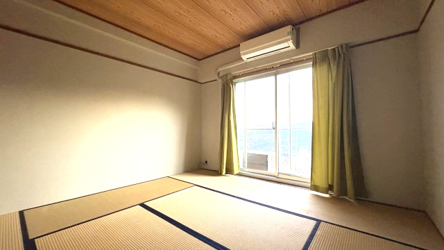 伊東ヴィラ山の上　8階　伊東市岡　の和室|きれいな畳の和室で、くつろぎのひとときをお過ごしいただけます。