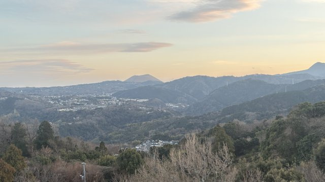 伊東ヴィラ山の上　8階　伊東市岡　の展望|最上階のマウンテンビューのバルコニーからは、伊東・大室山を望むことができます。