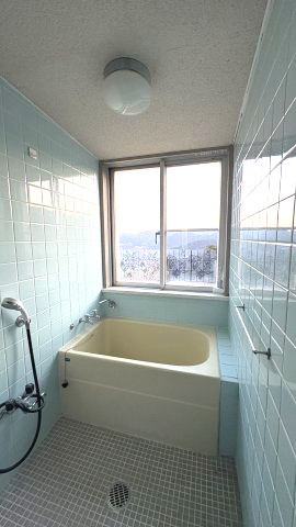 伊東ヴィラ山の上　8階　伊東市岡　の浴室|月額1,200円（管理費に含まれています）で蛇口から温泉が出る、贅沢な温泉ライフをお楽しみいただけます。