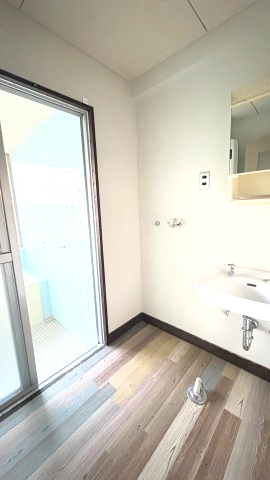 伊東ヴィラ山の上　8階　伊東市岡　の洗面所|清潔感のある綺麗な洗面室です。