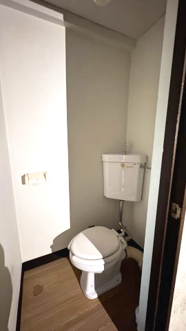 伊東ヴィラ山の上　8階　伊東市岡　のトイレ|コンパクトでお掃除のしやすいトイレです。