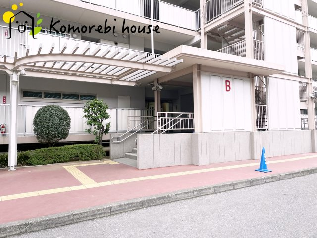 ソフィア上尾B棟のエントランス|毎日通るエントランスはこのようになっています