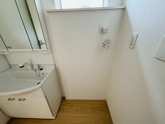 七栄第３３　新築戸建て　５号棟のランドリースペース