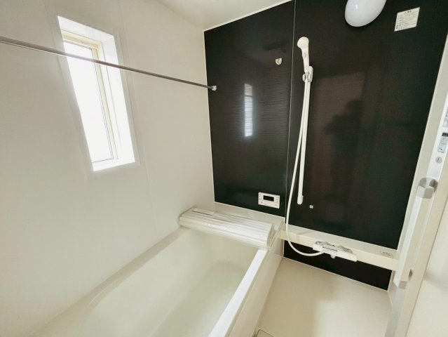 七栄第３３　新築戸建て　５号棟の浴室