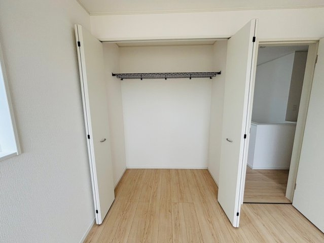 七栄第３３　新築戸建て　５号棟の収納