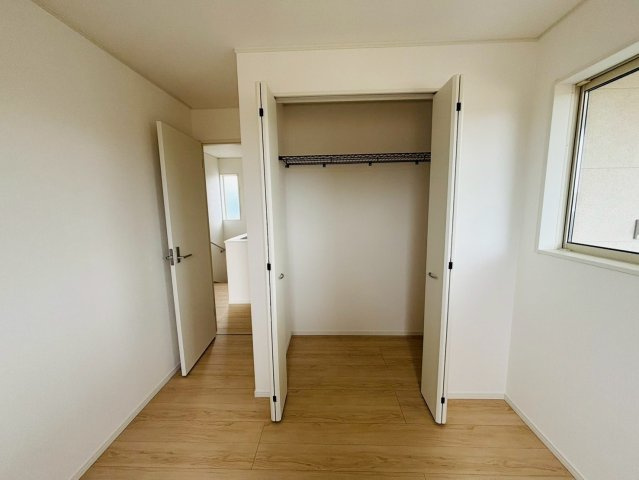 七栄第３３　新築戸建て　５号棟の洋室