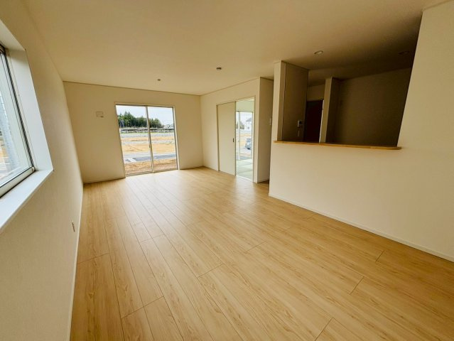 七栄第３３　新築戸建て　５号棟の居間・リビング