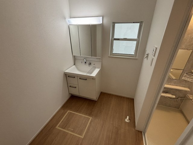 小牧市小牧１丁目　新築戸建　2号棟の独立洗面台|独立洗面化粧台が付いています！