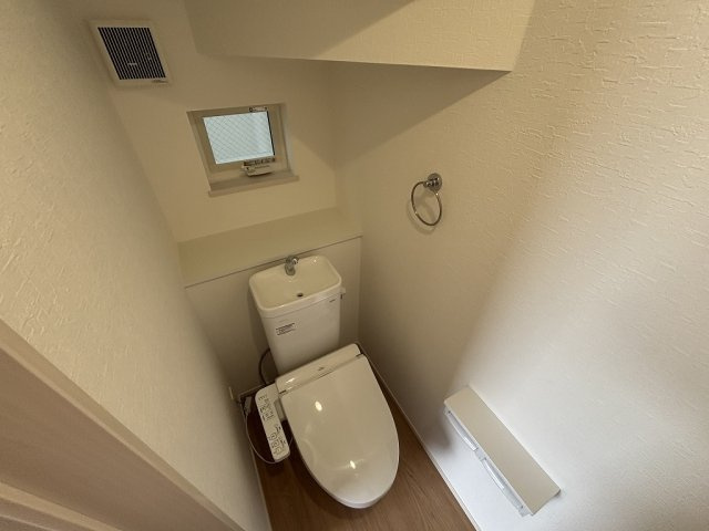 小牧市小牧１丁目　新築戸建　2号棟のトイレ|1Fトイレです！