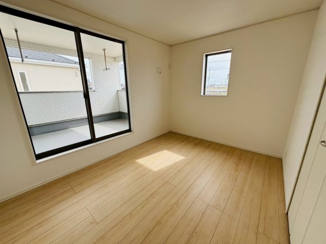 七栄第３３　新築戸建て　６号棟の洋室