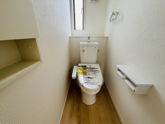 七栄第３３　新築戸建て　６号棟のトイレ