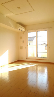 【居間・リビング】 | グランデュールコートB | ゆったりとしたリビングです